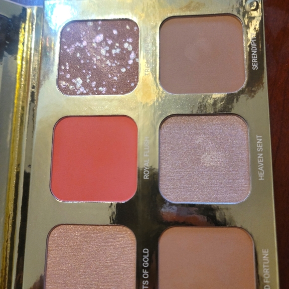 True + Luscious New In Sleeve Lucky Glow 6 Shade Bronzer & Highlighter Palette - Picture 2 of 2